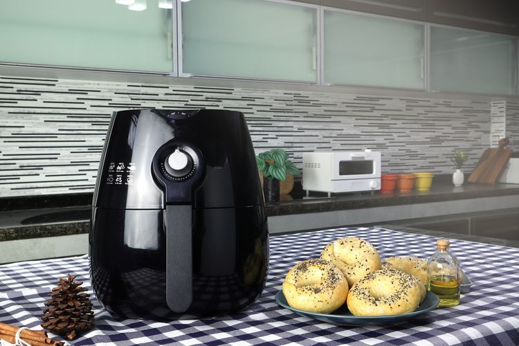 3 Cara Bersihkan Air Fryer Setelah Masak, Tips biar Awet Dipakai