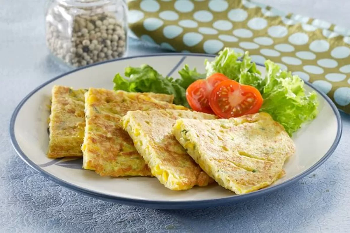 dadar jagung, Resep Dadar Jagung Rumahan, Enak untuk Bekal Kantor