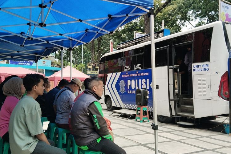 SIM keliling Jakarta, syarat perpanjang SIM, SIM Keliling Jakarta hari ini, biaya perpanjang SIM, Syarat dan Biaya Perpanjang SIM di Layanan SIM Keliling Jakarta