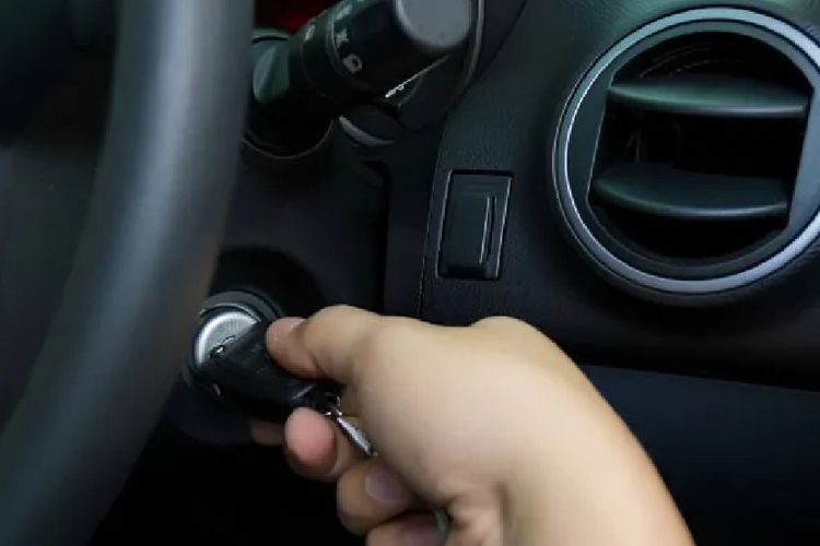 AC mobil, AC Mobil, mematikan mesin AC hidup, Matikan AC sebelum matikan mesin, Dampak Langsung Mematikan Mesin Mobil Saat AC Masih Hidup?