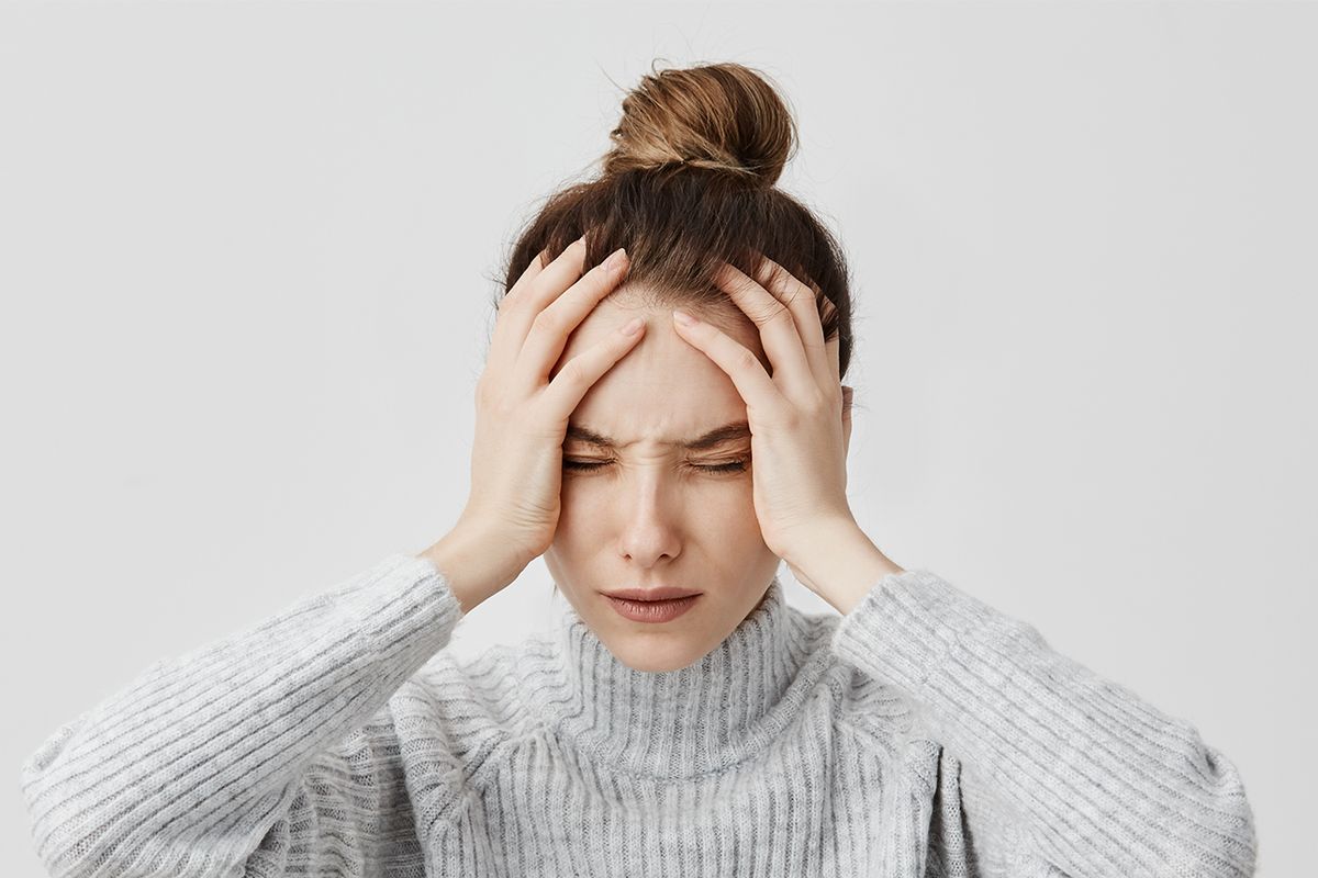 emotional flooding, tekanan emosi, marah, Tiba-tiba Tidak Bisa Berpikir Saat Marah? Bisa Jadi Ini Emotional Flooding, Emotional flooding terjadi saat otak sulit mengatur emosi, Berbeda dari marah atau sedih biasa, Peran otak dalam kondisi ini, Setiap orang bisa mengalami dengan cara berbeda, Cara menenangkan diri saat emotional flooding, Penting mengenali tanda sejak awal