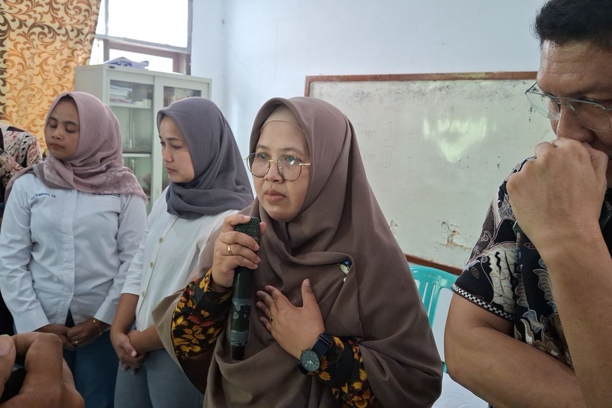 umrah gratis, kepsek tampar siswa merokok, siswa merokok, kepsek SMAN 1 Cimarga, Usai Kasus Tampar Siswa Merokok, Kepsek SMAN 1 Cimarga Dapat Hadiah Umrah Gratis