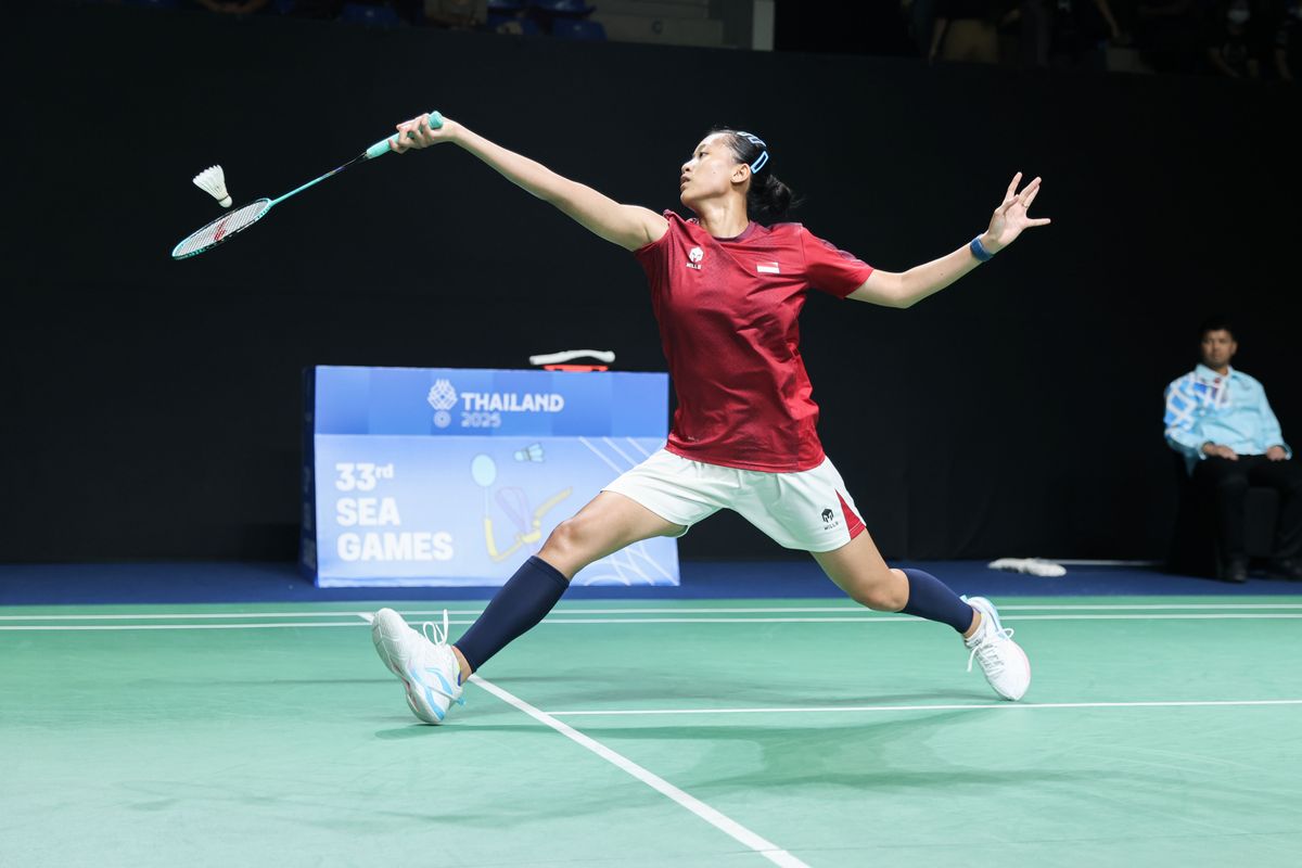 Tim putri Indonesia, SEA Games 2025, Putri Kusuma Wardani, Gregoria Mariska Tunjung, Mutiara Ayu Puspitasari, semifinal badminton sea games, Tim Putri Indonesia, badminton sea games 2025, Hasil Semifinal Badminton SEA Games 2025: Tim Putri Indonesia ke Final, Depak Malaysia, Putri KW Buka Perjuangan Indonesia, Malaysia Sempat Berbalik Unggul, Mutiara Kunci Tiket Final, Hasil Badminton SEA Games 2025 Kategori Beregu