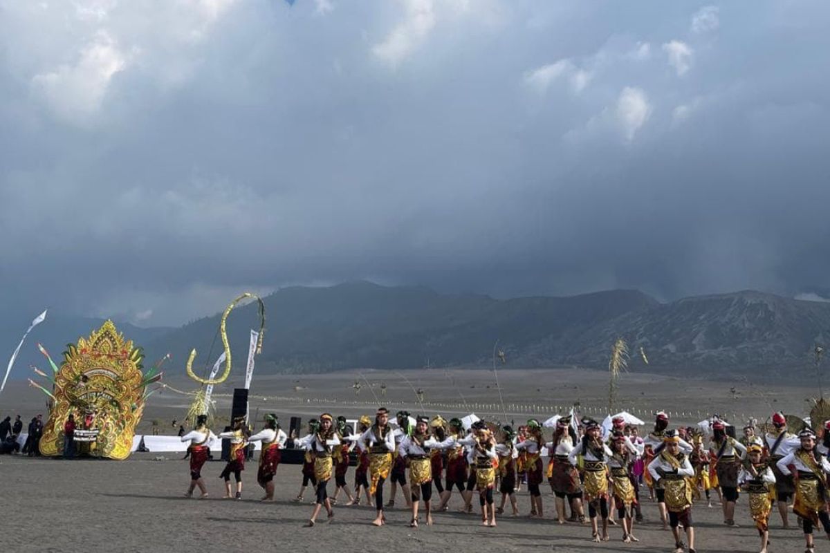 Bromo, Gunung Bromo, Eksotika Bromo, gunung bromo, Eksotika Bromo 2025, Eksotika Bromo 2025, Ragam Pertunjukan Berlatar Indahnya Kaldera Bromo