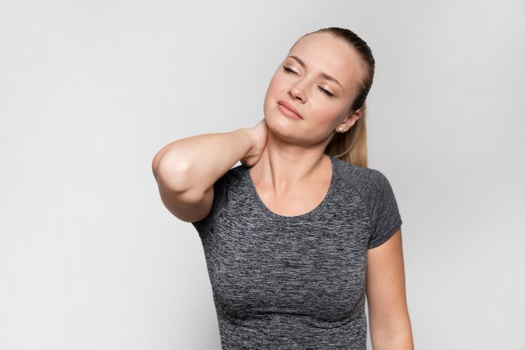 stres, peregangan tubuh, streching, streching untuk stres, peregangan tubuh untuk redakan stres, 5 Peregangan Tubuh untuk Relaksasi dan Redakan Stres, 1. Peregangan leher (Neck Stretches), 2. Cat-Cow Stretch, 3. Child’s Pose, 4. Seated Forward Bend, 5. Legs Up the Wall