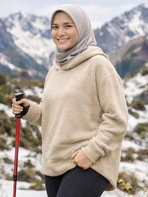 25 Outfit Naik Gunung Wanita Hijab yang Nyaman dan Tetap Stylish, Tips Memilih Outfit Naik Gunung untuk Wanita Hijab, 25 Outfit Naik Gunung Wanita Hijab yang Nyaman dan Stylish, Rekomendasi Hijab yang Nyaman untuk Naik Gunung, Hal yang Perlu Dihindari Saat Memilih Outfit Naik Gunung