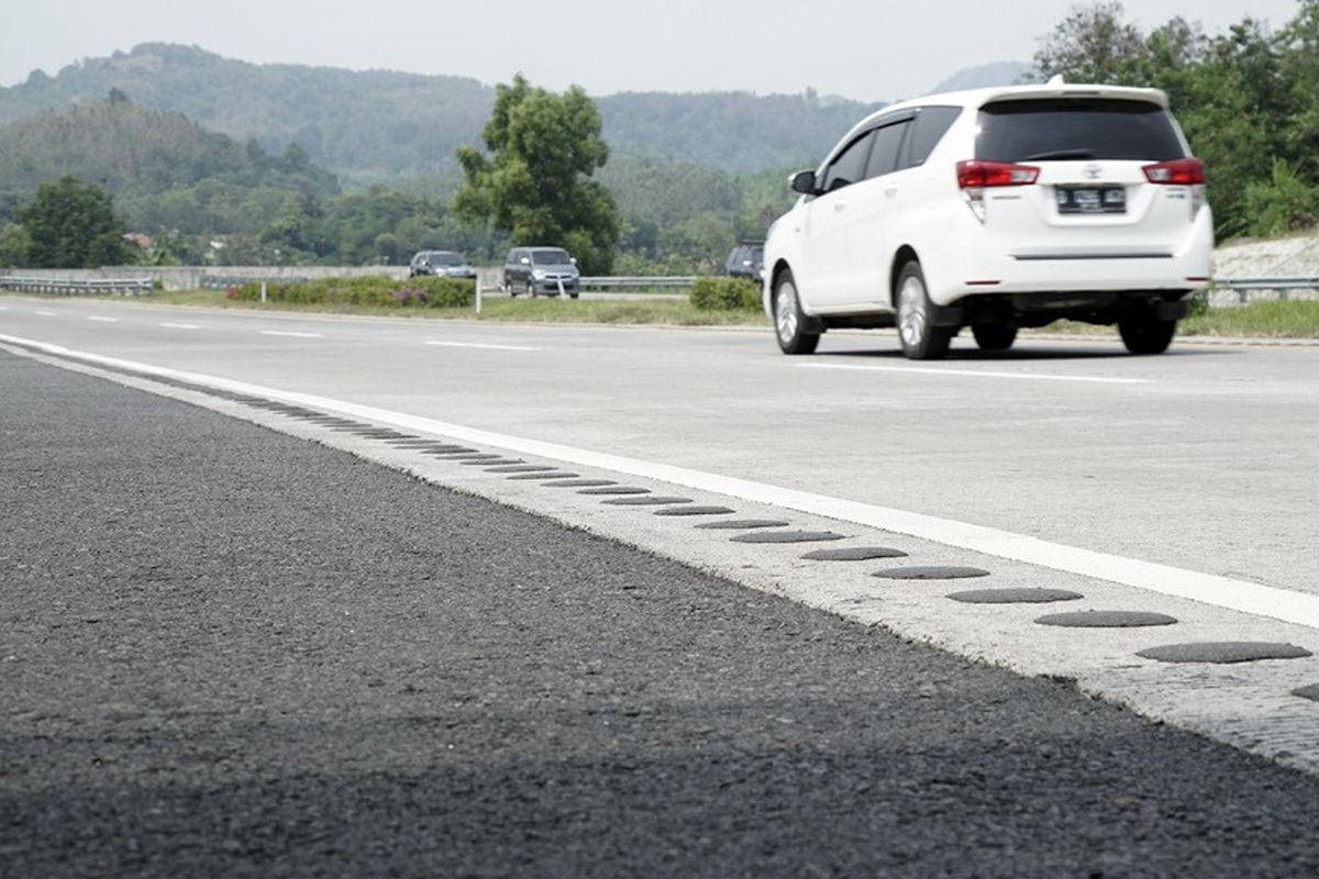 kampas kopling, kebocoran oli, sistem pendinginan, bau hangus mobil, Mobil Mengeluarkan Bau Hangus Saat Gaspol, Ini Penyebabnya, Bau Hangus Akibat Kampas Kopling , Komponen Lain yang Menyebabkan Bau Hangus, Kebocoran Oli dan Penyebab Lain, Penanganan Bau Hangus pada Mobil