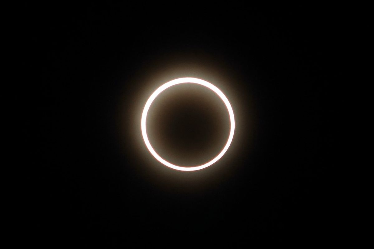 Gerhana Matahari Cincin 17 Februari 2026, Gerhana Matahari Cincin Hari Ini, Apakah Terlihat dari Indonesia?, 1. Gerhana Matahari Cincin, 2. Gerhana Bulan Total, 3. Gerhana Matahari Total, 4. Gerhana Bulan Sebagian