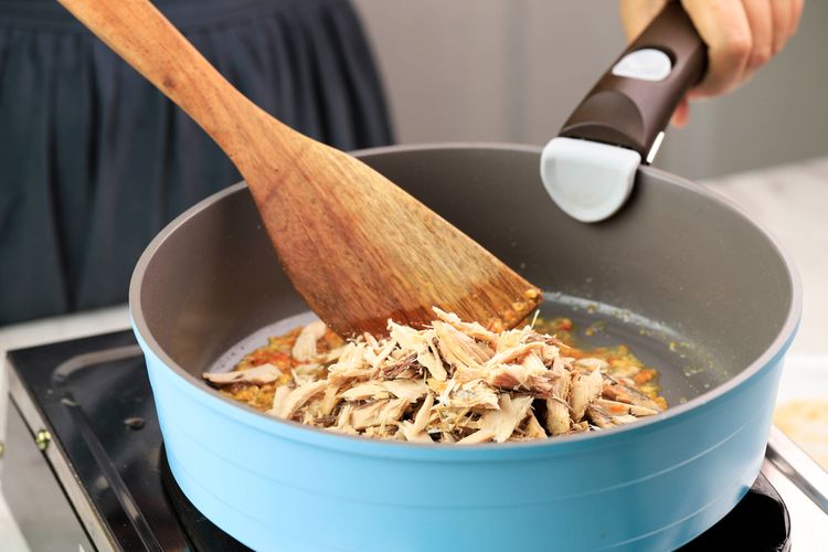 resep tongkol suwir kemangi, resep tongkol suwir kemangi kering, cara memasak tongkol suwir, tongkol pedas, resep tanpa minyak, kemangi wangi, Trik Bikin Tongkol Suwir Kemangi Anti Amis, Masak Kering Tak Perlu Minyak