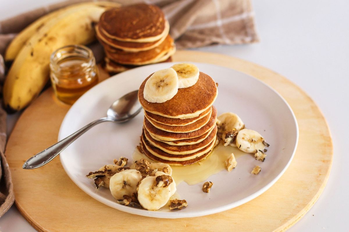 pancake pisang, pancake pisang empuk, pancake pisang tanpa tepung, bahan pancake pisang, Cara Bikin Pancake Pisang Tanpa Tepung, Pakai 4 Bahan Ini!
