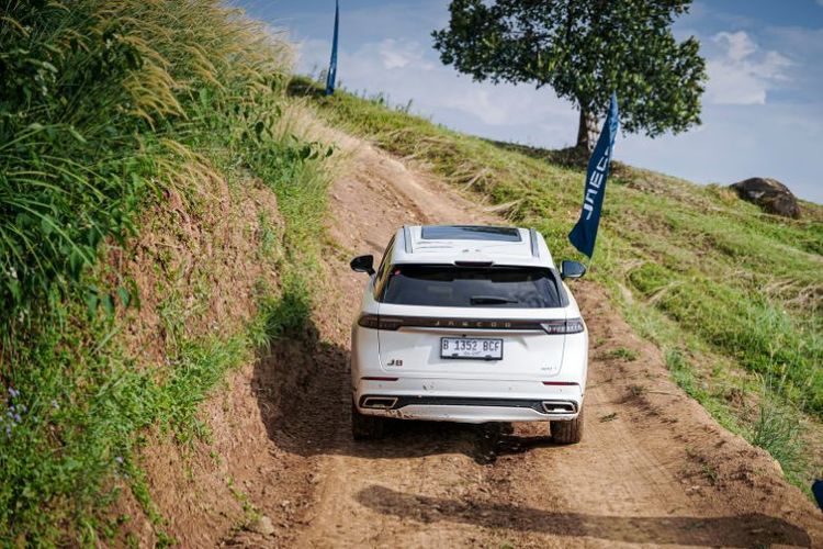 tanjakan curam, kendaraan, Mobil Manual vs Matik di Turunan Curam