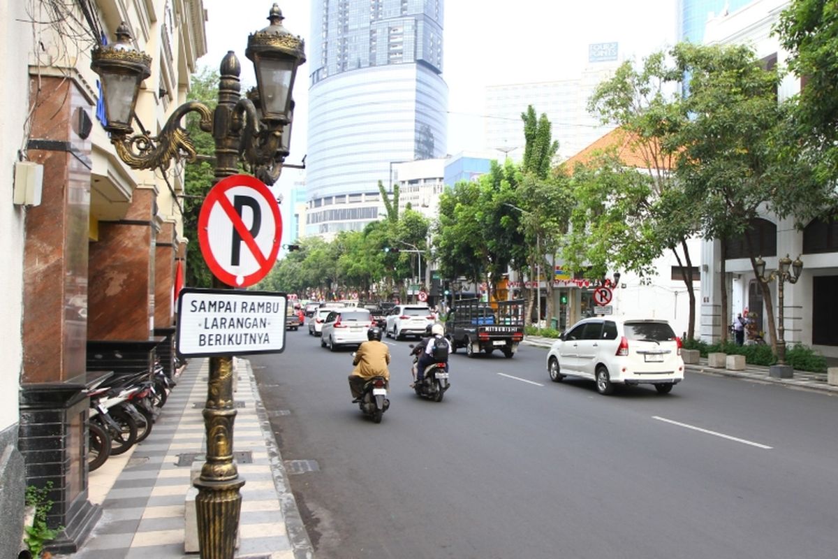 cuaca, prakiraan cuaca, cuaca hari ini, cuaca jawa timur, cuaca surabaya hari ini, cuaca surabaya, cuaca surabaya terpanas di Indonesia, cuaca jawa timur panas, cuaca jawa timur hari ini, cuaca Surabaya hari ini panas, Suhu Surabaya Hari Ini Tertinggi di Jawa Timur, 36 Derajat Celsius, Wilayah Selatan Didominasi Udara Kabur, Cuaca Cerah di Tulungagung dan Blitar, Kawasan Tengah dan Utara Didominasi Awan, Suhu Panas Tertinggi di Surabaya dan Sidoarjo, Cuaca Berawan di Pulau Madura
