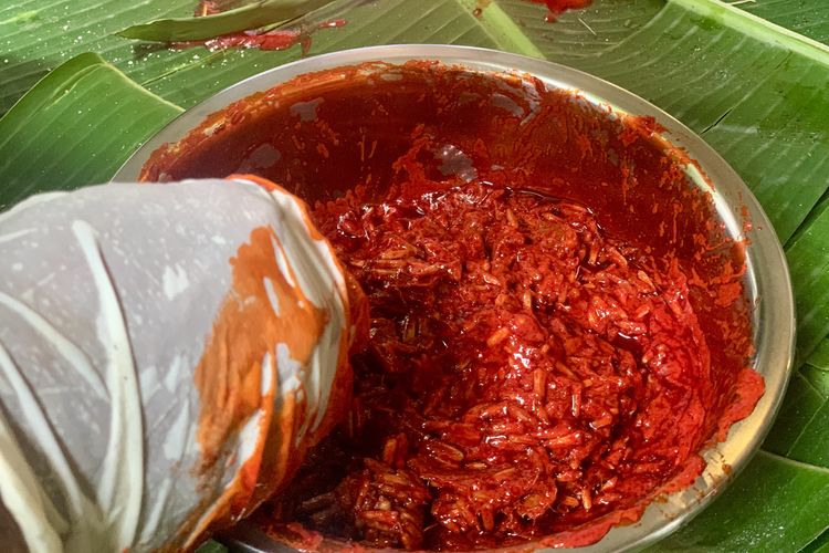 Teknik Masak Bawah Tanah ala Maori dan Papua Ternyata Mirip, Seperti Apa?, Hangi dan bubigi, Masak di dalam kolam ikan, Cara masak bubigi atau bakar batu, Cara masak hangi