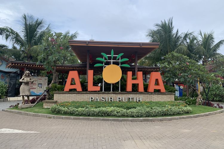 panduan wisata ke Aloha PIK, Harga Tiket, Daya Tarik dan Panduan ke Aloha PIK 2, Spot Pantai ala Hawaii Dekat Jakarta, Jam operasional Aloha PIK 2, Tarif masuk Aloha PIK 2, Cara naik bus ke Aloha PIK 2, Daya tarik wisata Aloha PIK 2, Tips berkunjung ke Aloha PIK 2