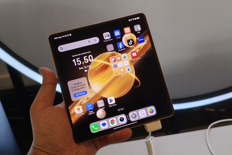 Huawei Mate X6, Honor Magic V3, Vivo X Fold, Huawei Mate XT Ultimate, Galaxy Z Flip 7, 7 HP Lipat Hadir di Indonesia pada 2025, Salah Satunya Bisa Dilipat Tiga, 1. Huawei Mate X6, 2. Huawei Mate XT Ultimate, 3. Samsung Galaxy Z Fold 7, 4. Samsung Galaxy Z Flip 7, 5. Vivo X Fold 5, 6. Honor Magic V3, 7. Oppo Find N5