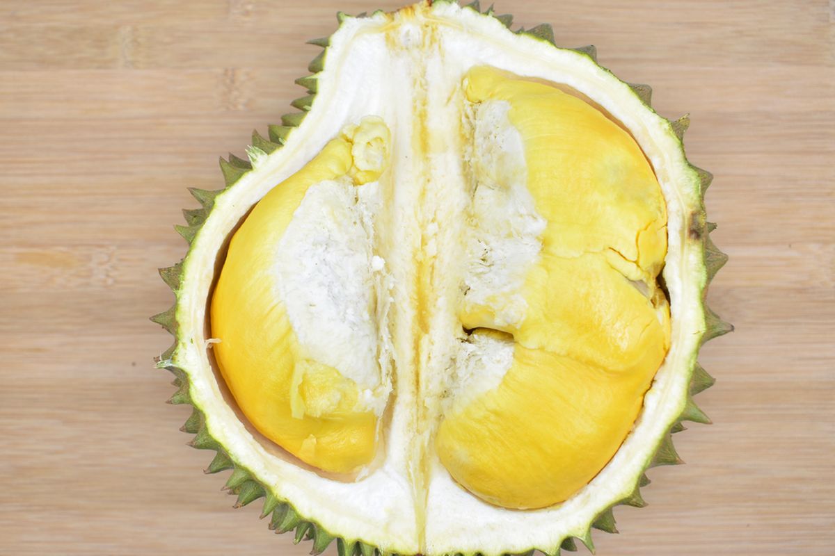 Makanan favorit orang Indonesia, makanan yang tidak disukai bule, makanan indonesia yang tidak disukai bule, 5 Makanan Favorit Orang Indonesia yang Tidak Disukai Turis Asing, Ada Durian, 1. Durian, 2. Ceker ayam, 3. Jeroan, 4. Cingur, 5. Petai