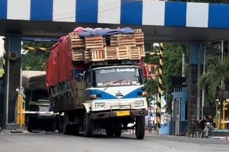 kerugian negara, Kecelakaan lalu lintas, Kemenhub, truk ODOL, Truk ODOL: Gambaran Buram Wajah Angkutan Logistik Nasional