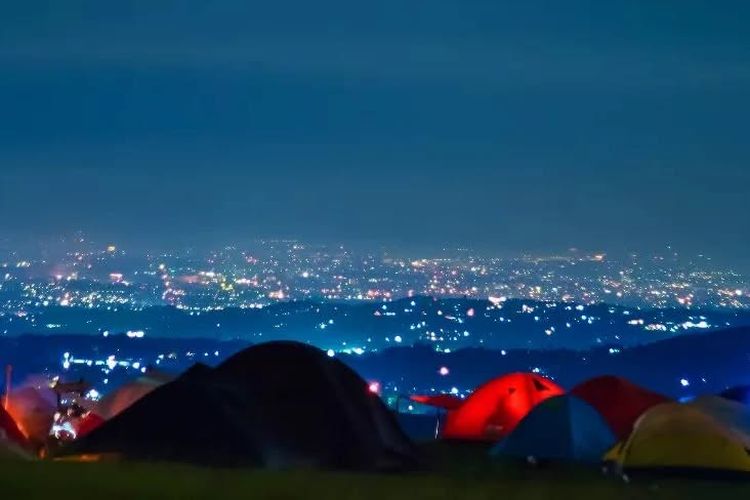 camping, Bogor, Liburan Keluarga di Bogor, Coba Spot Camping Ini, 1. Highland Camp Curug Panjang, 2. Camp Hulu Cai, 3. Gunung Pancar, 4. Camp Gayatri Mountain Adventure, 5. Eagle Hill Outbound, 6. Bukit Cirimpak Camping Ground, 7. D’Jungle Private Camp