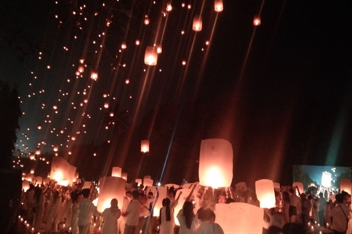 Festival Lampion Borobudur 2025, festival lampion borobudur 2025, perayaan waisak borobudur magelang, acara waisak candi borobudur jawa tengah, tiket waisak candi borobudur 2025, Seputar Festival Lampion di Candi Borobudur 2025