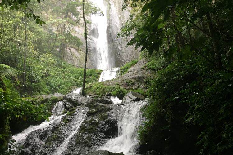 Wisata Kediri, tempat wisata di kediri, destinasi alam kediri, liburan ke kediri, Wisata Populer Kediri, Bukan Hanya Simpang Lima Gumul, 1. Bukit Gandrung Medowo, 2. Air Terjun Dolo, 3. Desa Wisata Sempu, 4. Taman Brantas, 5. Gua Selomangleng, 6. Taman Wisata Tirtoyoso, 7. Sumber Ubalan
