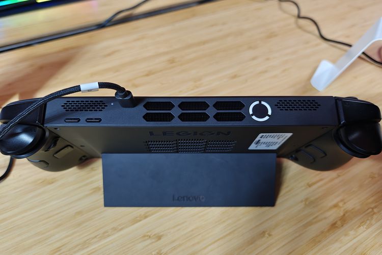 Lenovo, konsol, konsol genggam, Legion Go 2, Lenovo Legion Go 2, Spesifikasi Legion Go 2, harga lenovo legion go 2, Konsol Genggam Lenovo Legion Go 2 Resmi, Punya Controller Baru dan Baterai Besar