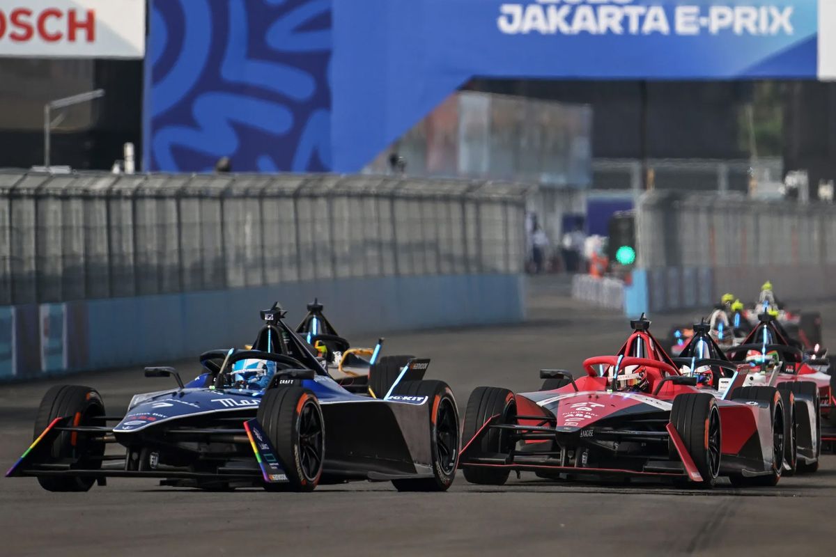 mobil, Formula E, Jakarta E-Prix, Mobil, otomotif, mobil listrik, kendaraan listrik, harga tiket formula e 2025, Formula E 2025 pekan ini, sponsor utama Formula E 2025, jadwal Formula E 2025, peserta Formula E 2025, lokasi Formula E 2025, Formula E 2025 Sarinah, partner Formula E 2025, mengenal Formula E 2025, cara beli tiket Formula E 2025, Spesifikasi Mobil yang Berlaga di Formula E Jakarta 2025, Lebih Kencang dari F1