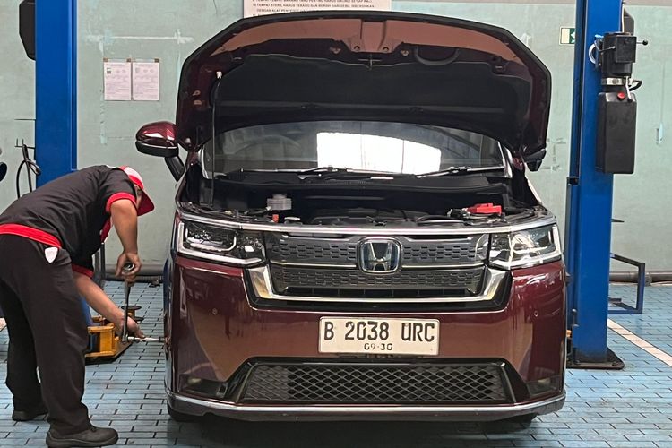 Jangan Tunggu Mogok, Ini Batas Aman Kesehatan Aki Mobil