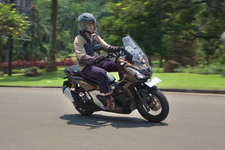 Honda ADV, Honda ADV 160, honda adv160, ADV 160 RoadSync, Honda ADV 160 RoadSync, Performa dan Efisiensi Honda ADV160 RoadSync buat Harian dan Touring
