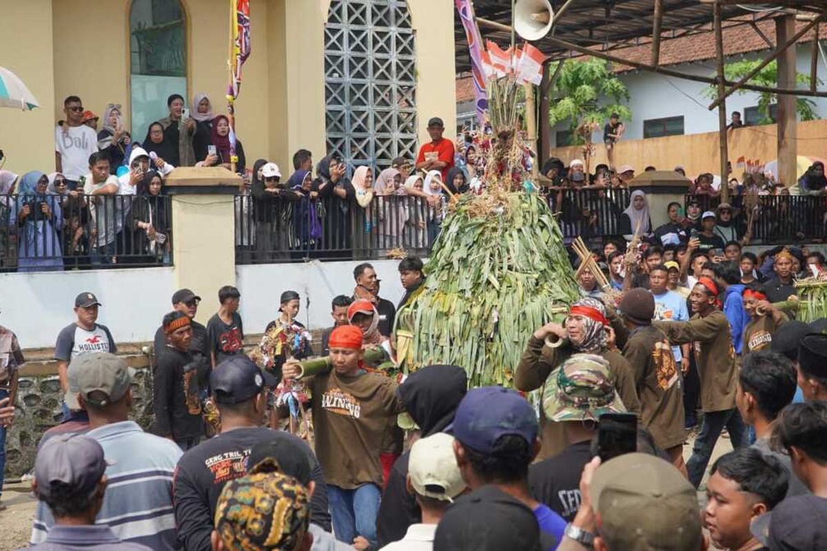 Jembul Tulakan, tradisi Jembul Tulakan, jembul tulakan, Tradisi Jembul Tulakan, Tradisi Jembul Tulakan di Jepara yang Masih Terjaga, Terinspirasi Laku Ratu Kalinyamat