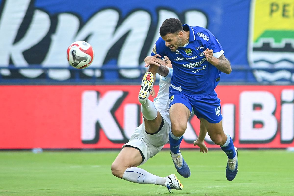 Persib Bandung, Persijap Jepara, Super League 2025-2026, Persib vs Persijap, Hasil HT Persib Vs Persijap 0-0: Maung Kesulitan Bobol Tembok Jepara