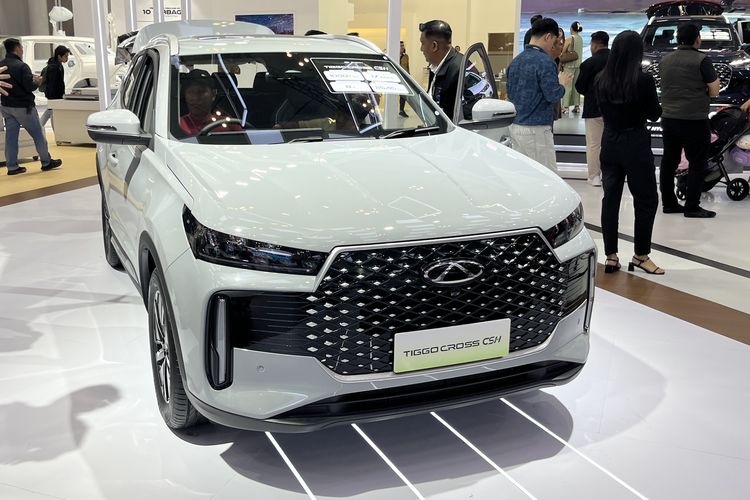 hybrid, Harga mobil baru, turbo, Harga LSUV, SUV murah, Rocky Hybrid, Fronx, Chery Tiggo Cross CSH Hybrid, stargazer cartenz x, Adu Harga LSUV Agustus 2025, Pilihan Beragam dari Turbo sampai Hybrid