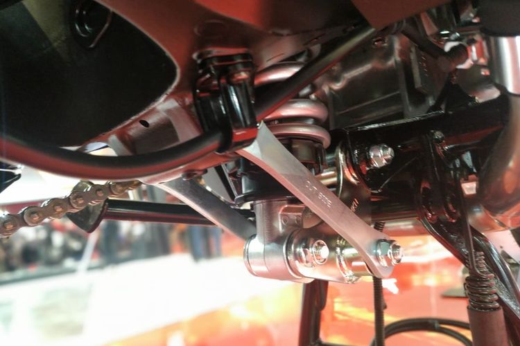 sokbreker motor, suspensi motor, ride height device, GG Suspension, Dari Sirkuit ke Jalan Raya, Ride Height Device Butuh Legalitas