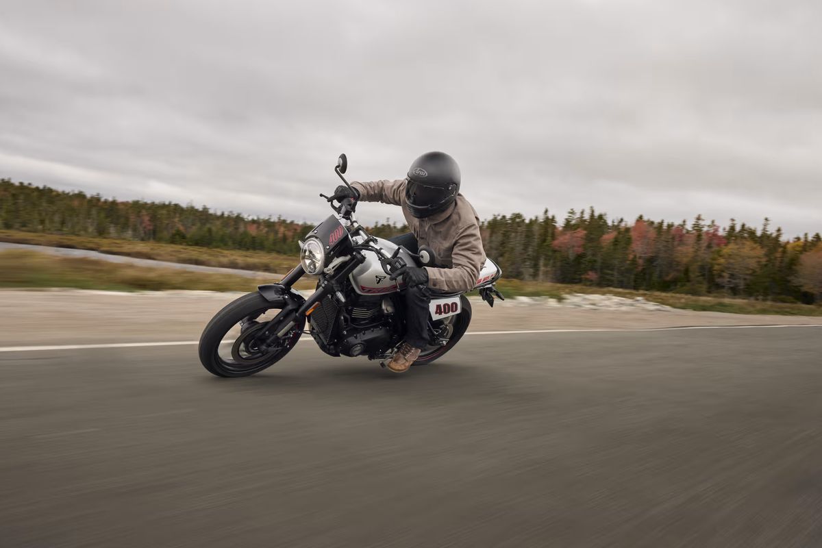 Triumph Luncurkan Tracker 400: Motor Sporty Terbaru