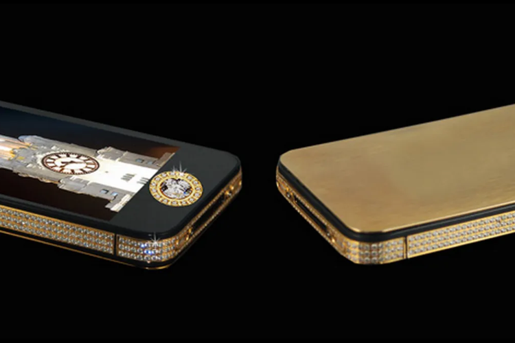smartphone, 10 Smartphone Super Mahal yang Pernah Dijual, Falcon Supernova iPhone 6 Pink Diamond - Rp 810,82 miliar, iPhone 5 Black Diamond - Rp 250,77 miliar, iPhone 4S Elite Gold - Rp 157,15 miliar, iPhone 4 Diamond Rose - Rp 133,74 miliar, Goldstriker iPhone 3GS Supreme - Rp 53,50 miliar, iPhone 3G King’s Button - Rp 41,79 miliar, Diamond Crypto Smartphone - Rp 21,73 miliar, Goldvish Le Million - Rp 16,72 miliar, Gresso Luxor Las Vegas Jackpot - Rp 16,72 miliar, Goldvish Revolution - Rp 8,16 miliar