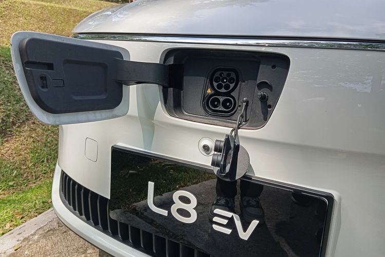 MPV listrik, Aletra L8 EV, teknologi lokal, Marsellinus Christo Antyo, Cerita Lengkap Aletra L8 EV: MPV Listrik Pertama Merek Asli Indonesia, Transfer Teknologi, Bukan Sekadar Rebadge, Dari Konsep hingga Jadi MPV Listrik Siap Pakai, Aletra Biayai Sendiri Pengembangan, Baterai Generasi Baru