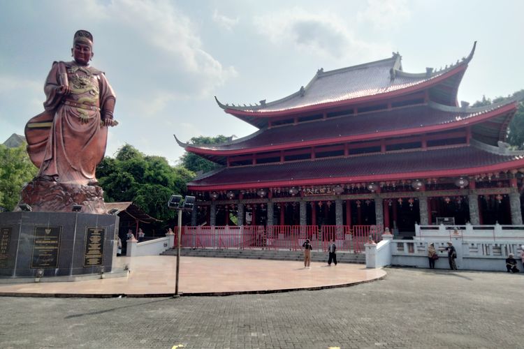 Semarang, Liburan ke Semarang, 6 Lokasi Ikonik untuk Wisata Sejarah dan Foto, 1. Museum Mandala Bhakti, 2. Kampung Pelangi, 3. Lawang Sewu, 4. Gereja Katedral Santa Perawan Maria Ratu Rosario Suci, 5. Kelenteng Sam Poo Kong, 6. Kota Lama Semarang