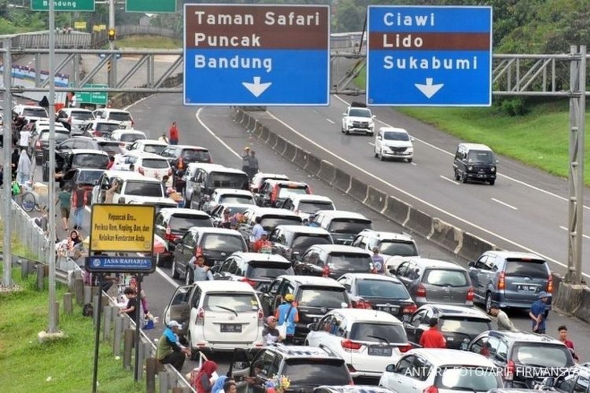 arus lalu lintas, kemacetan nataru, libur natal dan tahun baru, pemetaan Kemenhub, Prediksi Wilayah Rawan Macet Nataru 2025/26