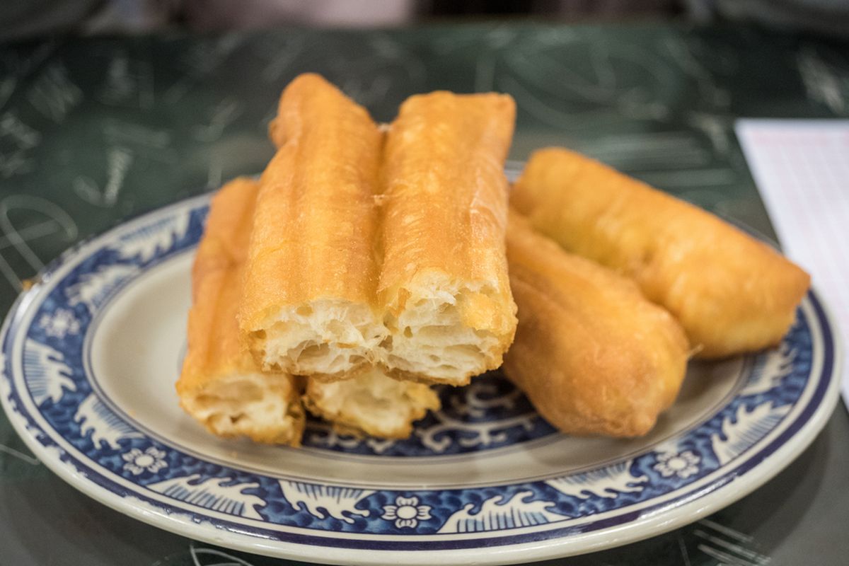 resep cakwe untuk jualan, resep cakwe, cara membuat cakwe, resep cakwe untuk pemula, camilan goreng, camilan gorengan kekinian, Resep Cakwe Kopong, Ini Trik Adonan Elastis Bikin Mengembang Sempurna
