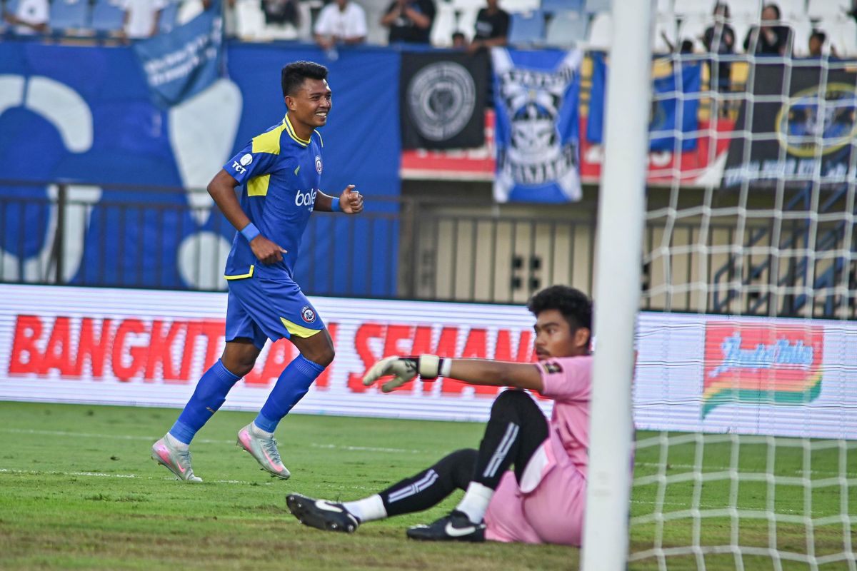 Arema FC, Oxford United, Piala Presiden 2025, Arema FC vs Oxford United, Link Live Streaming Arema FC vs Oxford United, Kickoff Pukul 19.30 WIB
