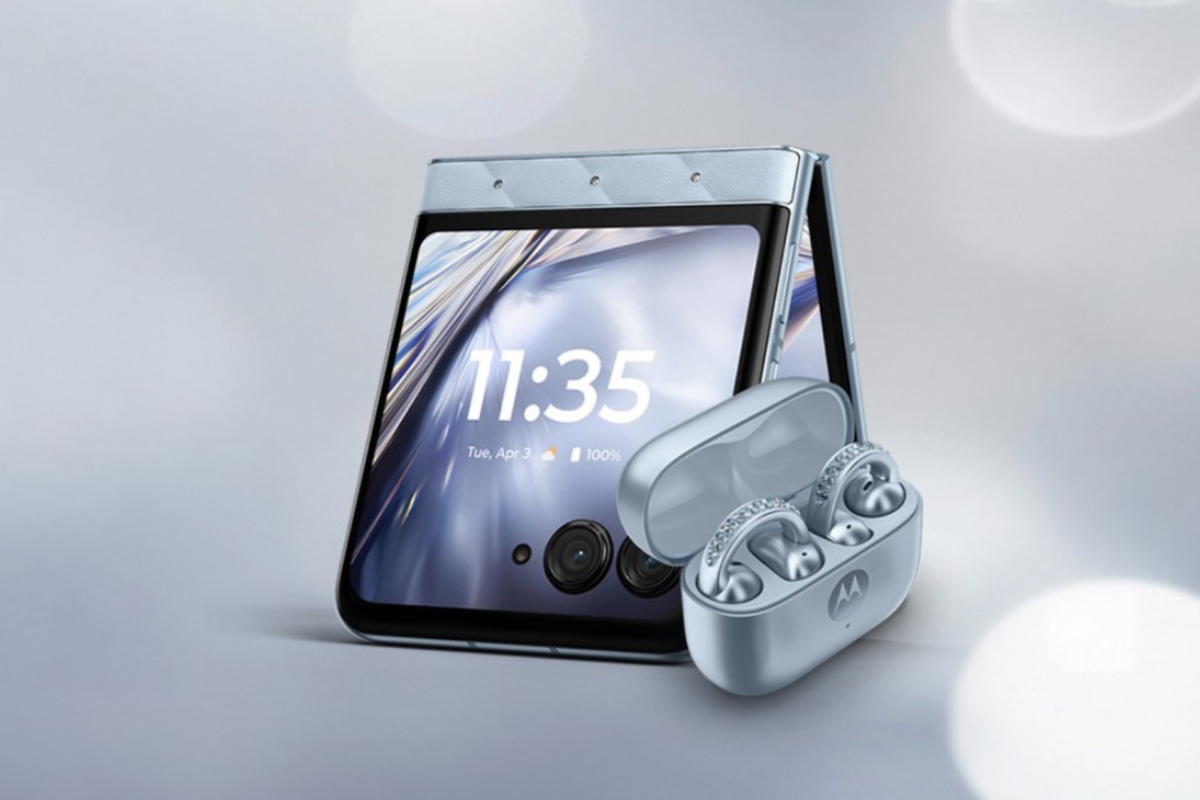 Motorola, Motorola Razr 2025, motorola razr swarovski edition, harga motorola razr swarovski edition, Brilliant Collection Motorla, Buds Loop earbuds, Motorola Bikin Ponsel Razr Versi Mewah, Bertabur Kristal Swarovski