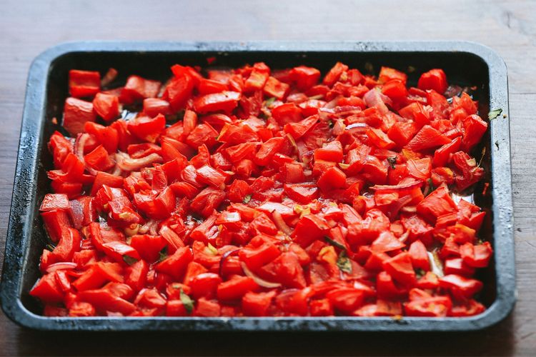 Tomat, resep minuman, cara membuat minuman sehat, resep minuman tomat, resep minuman jus tomat, olahan tomat segar, resep sehat anak, minuman dari tomat, resep tomat murah, 7 Ide Minuman Tomat untuk Anak, Segar dan Kaya Vitamin C, 1. Punch Tomat Stroberi, 2. Es Tomat Cincau, 4. Smoothie Tomat Cherry, 5. Sari Tomat Agar-Agar, 6. Tomat Pepaya Tabur Gula dan Daun Mint, 7. Puding Tomat Segar