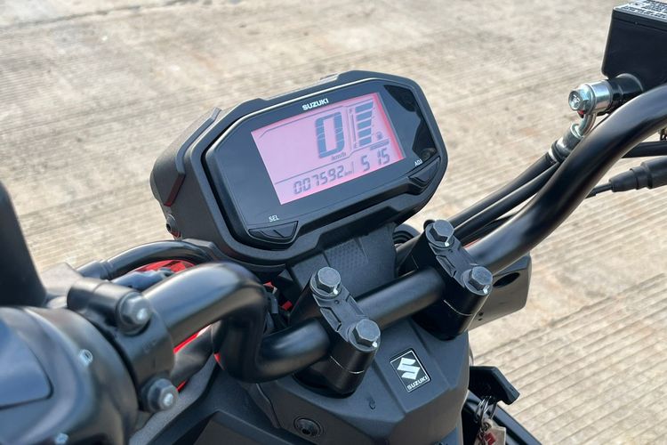 Test ride, skutik petualang, Suzuki Nex Crossover, fitur, Nex Crossover, Mengulas Fitur Suzuki Nex Crossover, Masih Cocok buat Tahun 2025?
