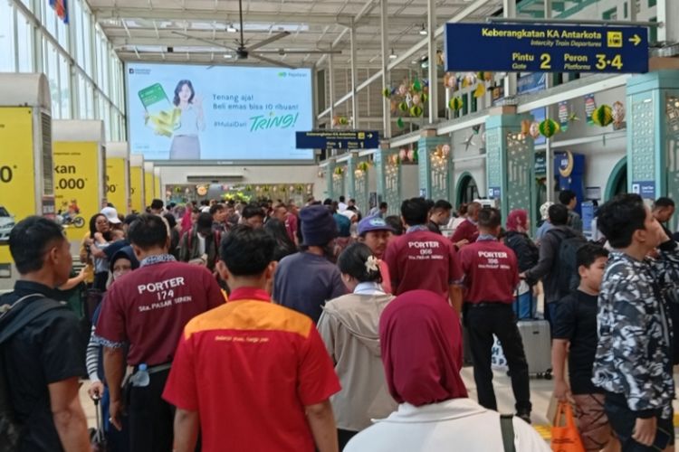 Stasiun Bekasi Timur, refund tiket, Cara Refund Tiket Kereta 100 Persen Imbas Kecelakaan KRL dan Argo Bromo Anggrek
