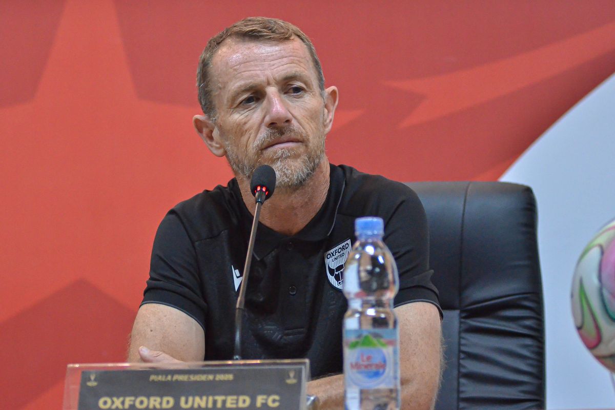 Oxford United, Piala Presiden 2025, Oxford United vs Port FC, Ole Romeny, Gary Rowett, ole romeny, Pelatih Oxford Bicara Duel Keras dengan Arema FC, Cetak 10 Gol untuk ke Final Piala Presiden