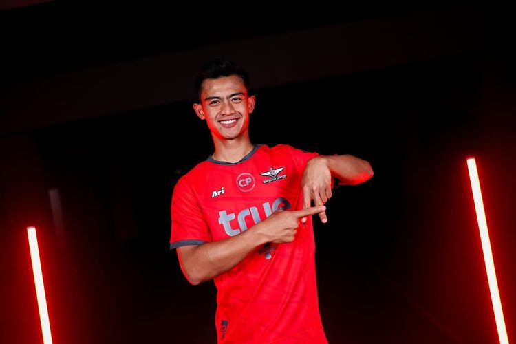 Persib Bandung, Adam Alis, Jadwal Persib, Bangkok United, Pratama Arhan, selangor fc, AFC Champions League Two, Lion City Sailors FC, ACL 2, bangkok united vs persib, Jadwal Bangkok United Vs Persib Bandung, Adam Alis Ingin Tukar Jersey dengan Arhan