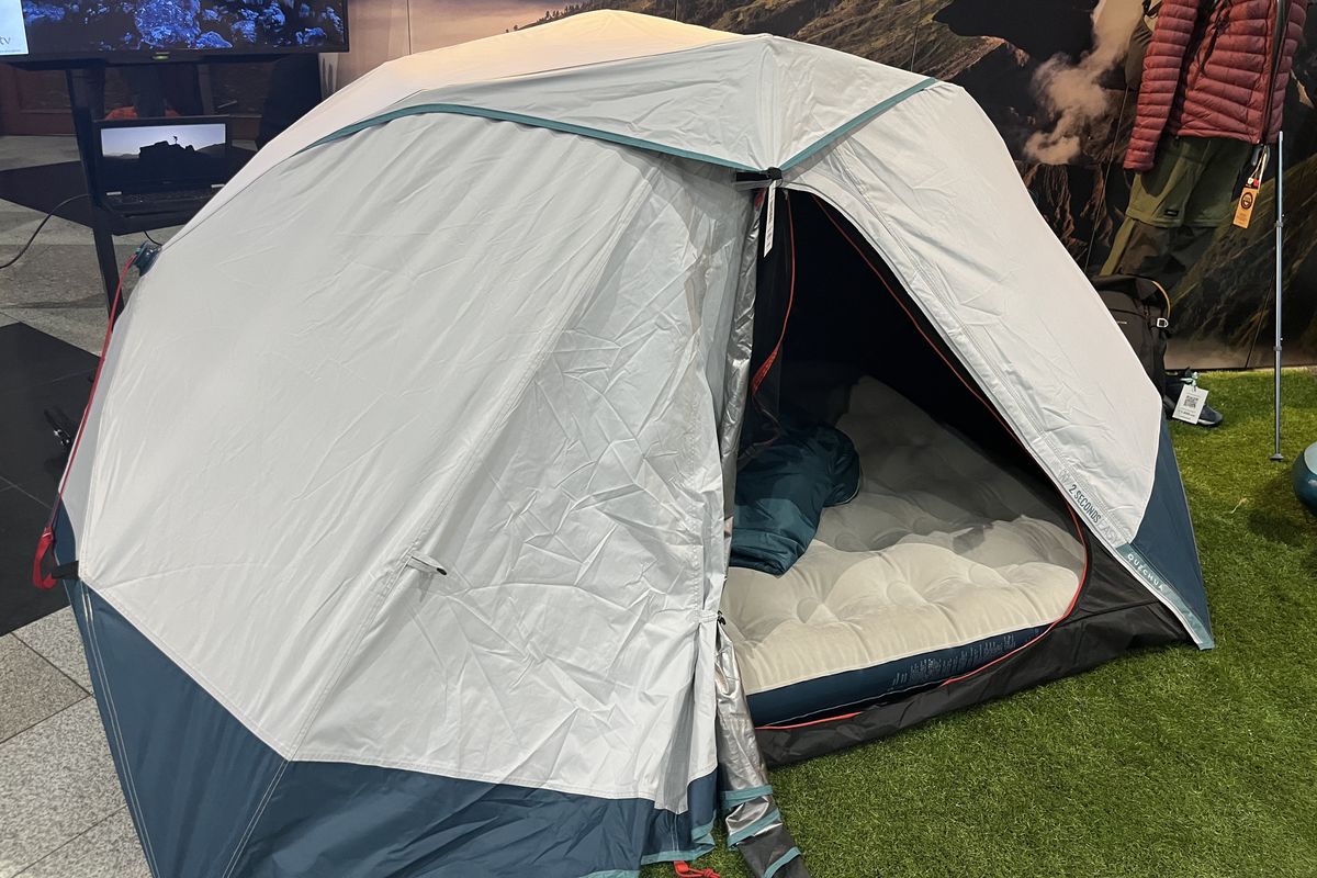 Indofest 2025, Tenda yang bagus merk apa, tenda camping yang bagus merk apa, Tenda single layer apakah tembus air, Bagaimana cara membeli tenda yang tepat, 4 Cara Pilih Tenda untuk Camping di Gunung, Simak Sebelum Beli, 1. Kapasitas tenda, 2. Lihat bahan tenda, 3. Perhatikan lapisan kain tenda, 4. Pilih bobot tenda ringan