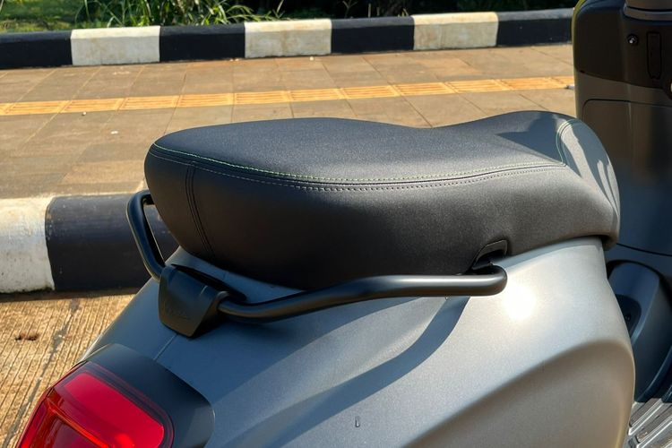 Vespa Sprint, Rasanya Naik Vespa Sprint Tech 180 cc, Nyaman tapi Ada Catatan