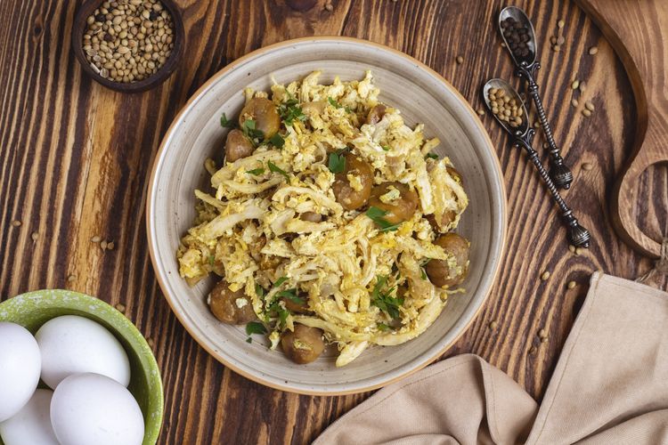 Olahan telur, 6 Olahan Telur untuk Menu Sahur yang Bergizi, Praktis Anti Ribet, 1. Resep tahu telur kukus, 2. Resep telur bayam, 3. Resep telur ceplok aroma serai, 4. Resep telur tumis bumbu teriyaki, 5. Resep telur gulung nori, 6. Resep Telur dadar bumbu semur