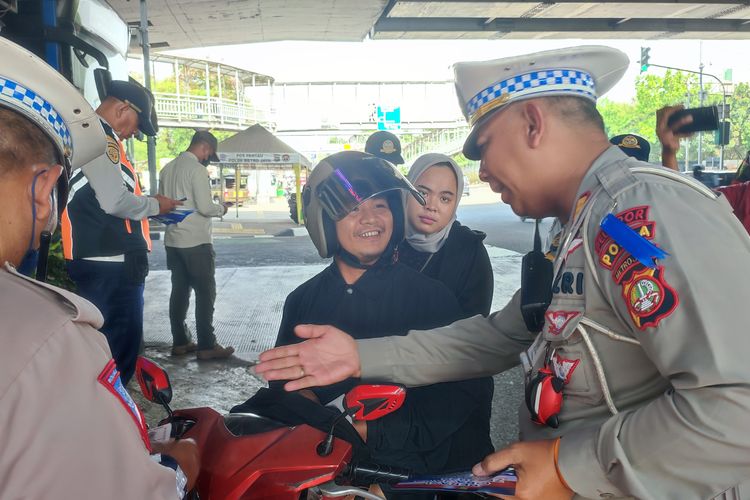 Operasi Zebra, Bobibos, Nissan Livina, BYD Atto 1, Mobil Terlaris, mobil terlaris, nissan livina, Populer Otomotif, artikel terpopuler, operasi zebra, bobibos, bbm nabati, Toyota Veloz Hybrid, Operasi Zebra, Curhat Pemakai Nissan Livina