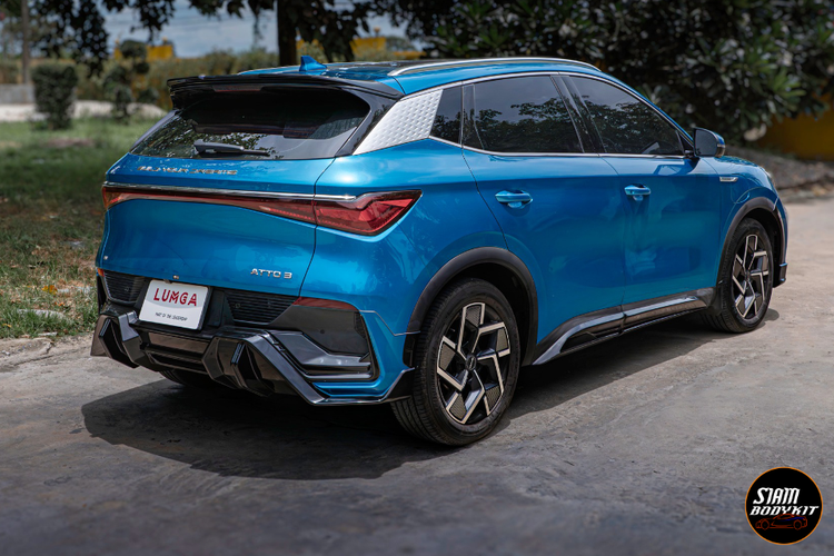 SUV listrik, VinFast VF7 Plus, BYD Atto 3 Superior, persaingan kendaraan ramah lingkungan, Persaingan SUV Listrik: VinFast VF7 Plus vs BYD Atto 3, Ragam Pilihan, Performa Mesin , Baterai dan Jarak Tempuh, Fitur Unggulan 